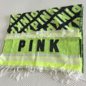 NWOT VS PINK Blanket Scarf